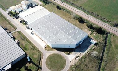 galpon deposito 8800 m2 en  LA PLATA, NAVE INDUSTRIAL TRIPLE A ALQUILA O VENDE