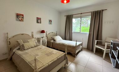 Casa en venta - 4 Dormitorios 2 Baños - Pinamar