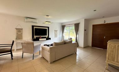 Casa en venta - 4 Dormitorios 2 Baños - Pinamar