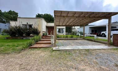 Casa en venta - 4 Dormitorios 2 Baños - Pinamar
