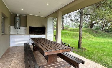 Casa en venta - 4 Dormitorios 2 Baños - Pinamar