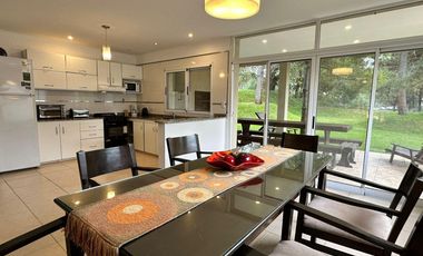 Casa en venta - 4 Dormitorios 2 Baños - Pinamar