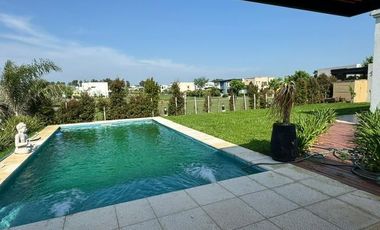 ALQUILER DE CASA SANTA ELENA CON PISCINA