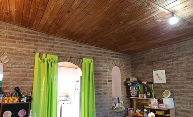 VENTA - CASA 2 HABITACIONES - ZONA SAN BENITO