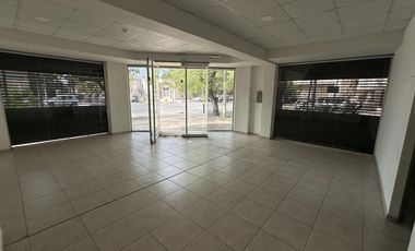 Edificio comercial en esquina de Av. 9 de Julio y Coronel Suarez
