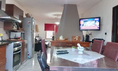 VENTA - CASA 4 HABITACIONES - ZONA SANTA LUCIA