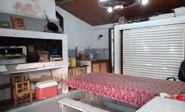 VENTA - CASA 4 HABITACIONES - ZONA SANTA LUCIA