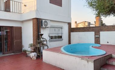 VENTA - CASA 4 HABITACIONES - ZONA SANTA LUCIA