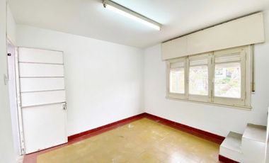 Vendo casa en Libertad y Bavio!