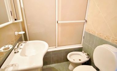Vendo casa en Libertad y Bavio!