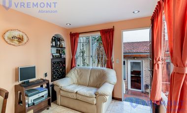 Martin de Gainza al 500 casa de 5 ambientes en venta quincho pileta y cochera lote propio