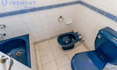 Martin de Gainza al 500 casa de 5 ambientes en venta quincho pileta y cochera lote propio