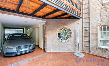 Martin de Gainza al 500 casa de 5 ambientes en venta quincho pileta y cochera lote propio