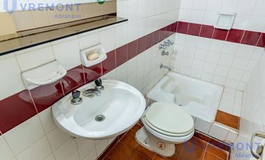 Martin de Gainza al 500 casa de 5 ambientes en venta quincho pileta y cochera lote propio