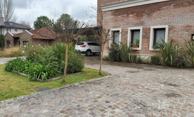 Casa en venta Pilar del Lago  5 ambientes, Pilar , pileta, amoblada