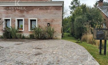 Casa en venta Pilar del Lago  5 ambientes, Pilar , pileta, amoblada