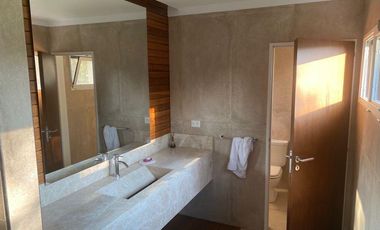 Casa  en Venta 4 dorm. en Las Lomas de San Isidro