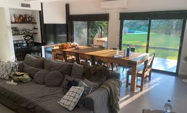 Casa  en Venta 4 dorm. en Las Lomas de San Isidro