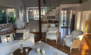 Casa  en Venta 4 dorm. en Las Lomas de San Isidro