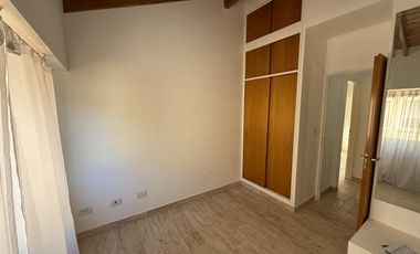 Duplex en Alquiler 3 Amb. c/ Patio - Villa Luzuriaga