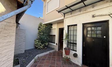 Duplex en Alquiler 3 Amb. c/ Patio - Villa Luzuriaga