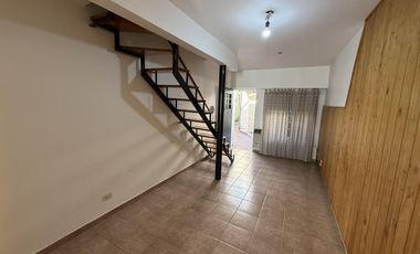 Duplex en Alquiler 3 Amb. c/ Patio - Villa Luzuriaga