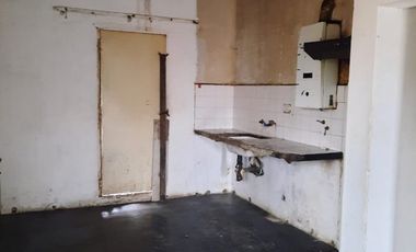 VENTA - DEPARTAMENTO 3 AMBIENTES A RECICLAR - BARRIO ROCAMORA