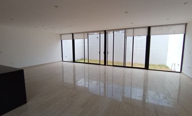 Casa en Zibatá  en Renta con recámara en planta baja