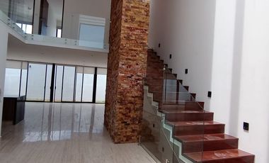 Casa en Zibatá  en Renta con recámara en planta baja