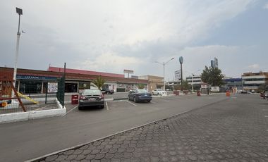 FP LOCAL EN RENTA EN PLAZA SAN FERMÍN A 3 MINUTOS DE PREPA 5