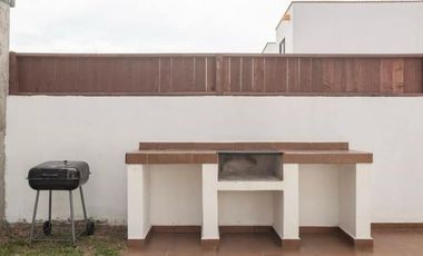 ESPECTACULAR CASA CON VISTA AL MAR Y AMENIDADES DE LUJO.