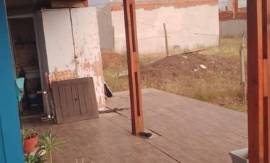 VENTA - CASA 2 HABITACIONES - BARRIO SOLVENCIA SAN BENITO