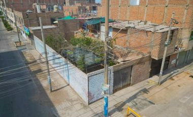 Terreno en Venta en San Martin de Porres Ubicación Estratégica Frente a Parque