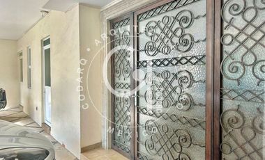 Gran residencia en renta