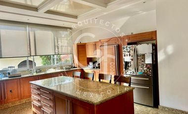 Gran residencia en renta