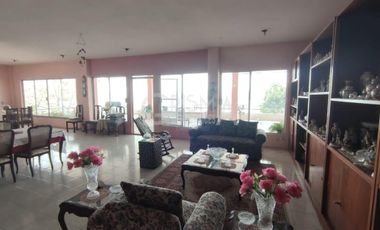 EDIFICIO COMERCIAL CON CASA EN VENTA