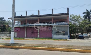 EDIFICIO COMERCIAL CON CASA EN VENTA