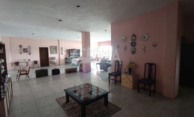 EDIFICIO COMERCIAL CON CASA EN VENTA