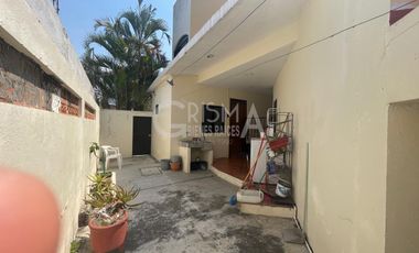 AMPLIA CASA EN VENTA EN COL. JARDINES