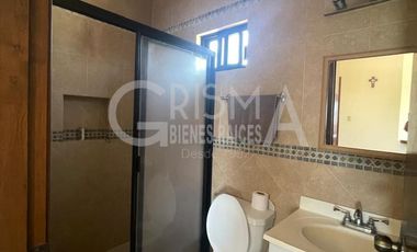 AMPLIA CASA EN VENTA EN COL. JARDINES