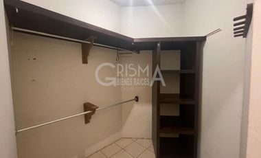 AMPLIA CASA EN VENTA EN COL. JARDINES