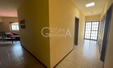 AMPLIA CASA EN VENTA EN COL. JARDINES