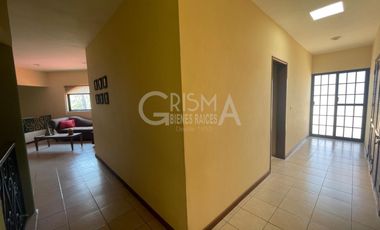 AMPLIA CASA EN VENTA EN COL. JARDINES