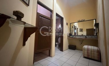 AMPLIA CASA EN VENTA EN COL. JARDINES