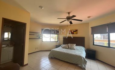 AMPLIA CASA EN VENTA EN COL. JARDINES