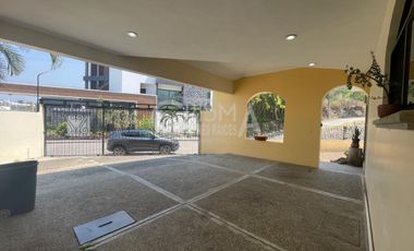AMPLIA CASA EN VENTA EN COL. JARDINES