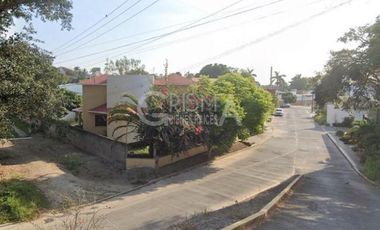 AMPLIA CASA EN VENTA EN COL. JARDINES