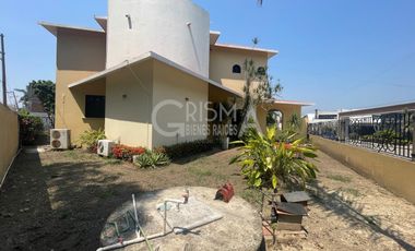 AMPLIA CASA EN VENTA EN COL. JARDINES