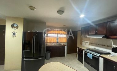 AMPLIA CASA EN VENTA EN COL. JARDINES