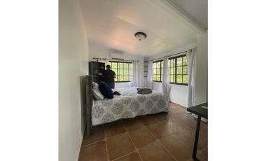 CERRO AZUL / EL VIGIA / 1700M / AMOBLADO / LINEA BLANCA / CASCADA